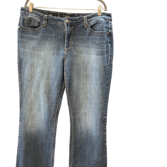 Nine W. women’s jeans flared Sz 16/33 - Picture 2 of 5